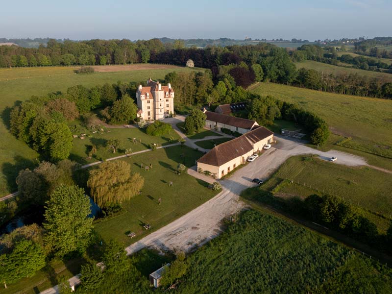 Vidéo tourisme du manoir de Courboyer – plans au drone